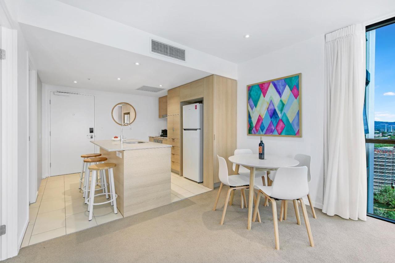 The Eureka Gold Coast Residence On Broadbeach Kültér fotó
